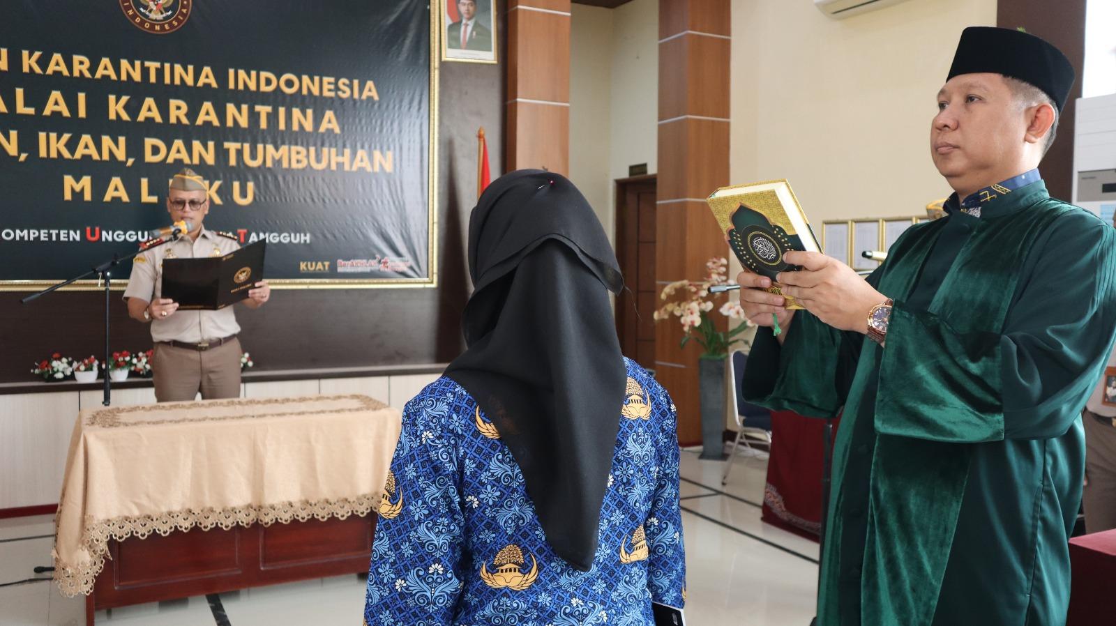 Kepala Karantina Maluku Lantik Pejabat Fungsional APT Baru, Tekankan Pentingnya Integritas
