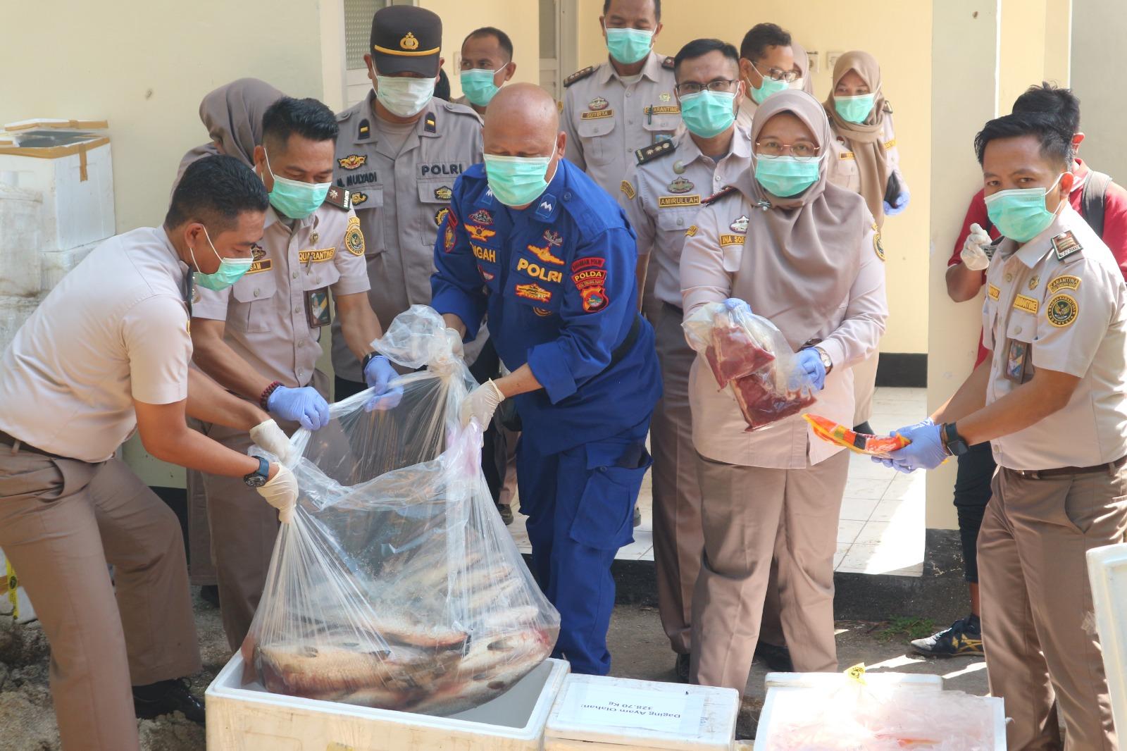 Dokumen Tak Lengkap, Karantina NTB Musnahkan 3 Ton Produk Hewan dan Ikan